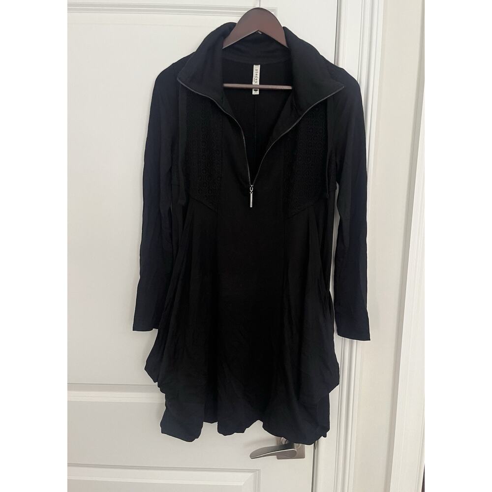 Kensie Black Long Sleeve Tunic with Zipper collar Sz. S lace detail